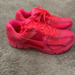 Nike Vomero 5 Hot Punch Running Shoes
